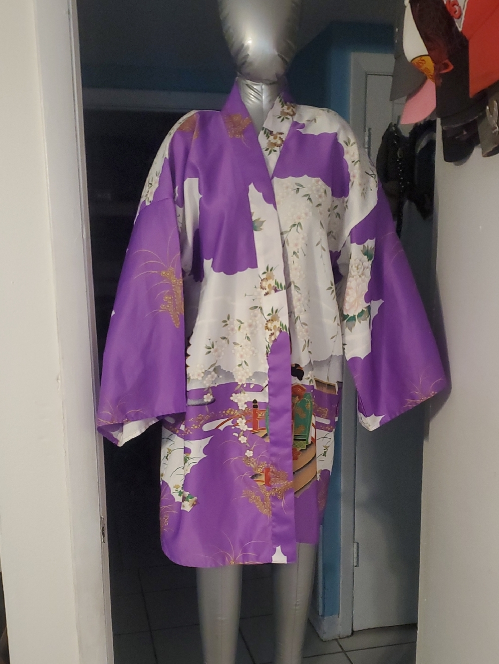 Purple Vintage-Style Satin Kimono Robe with Scenic Print